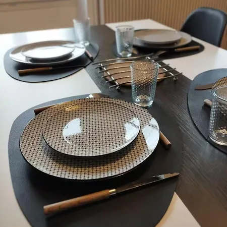 Foch Apartment