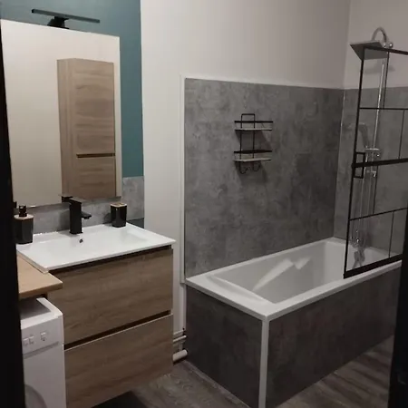 Foch Apartment